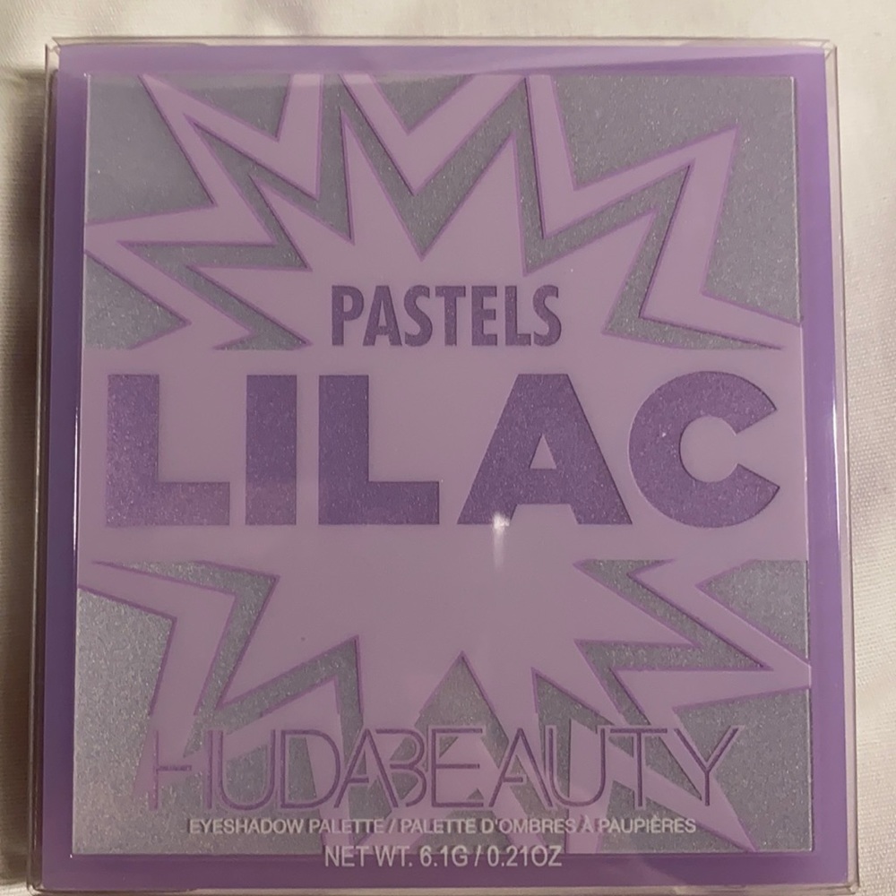 Huda Beauty Pastel Obsessions Eyeshadow Palette